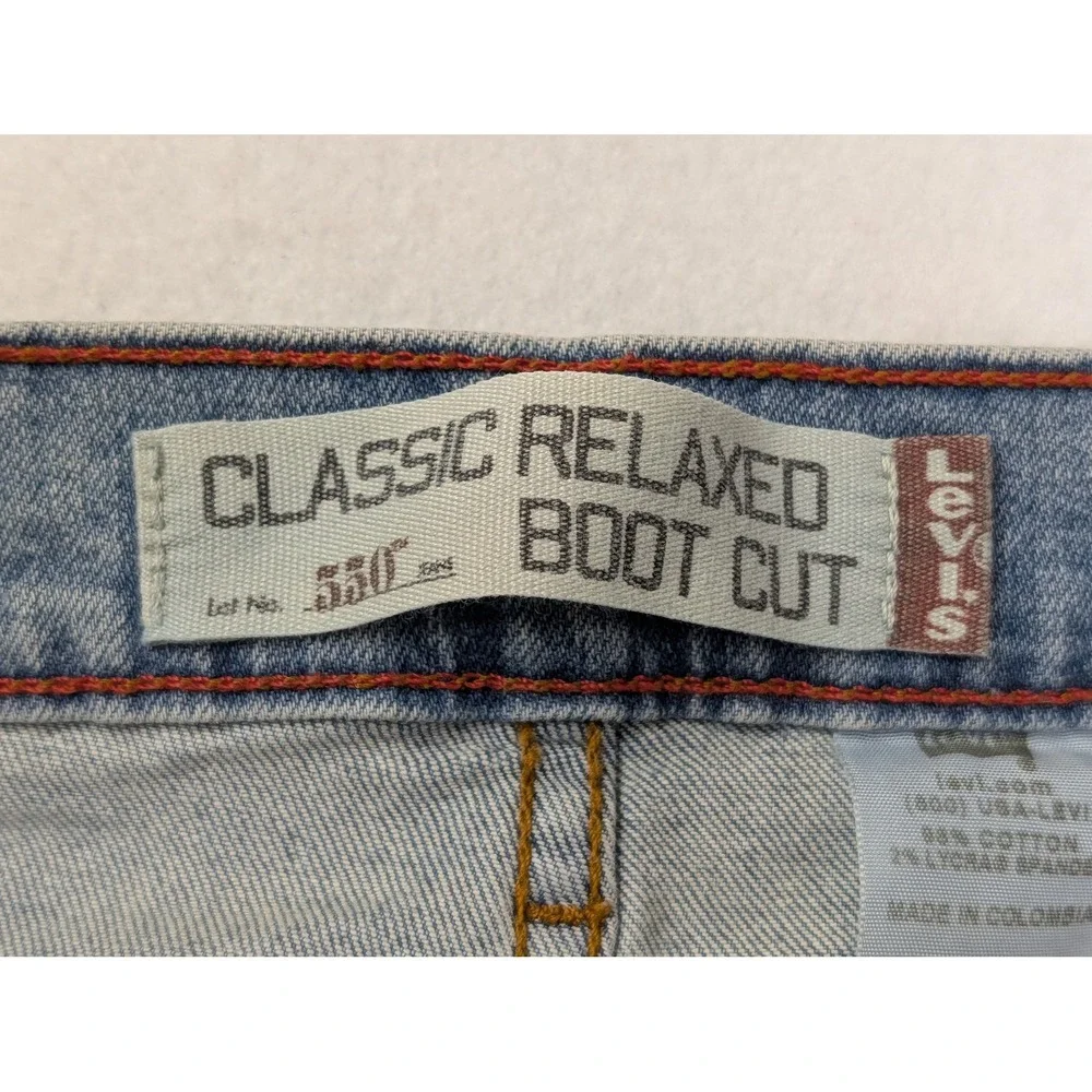 Levis‎ Womens 550 Classic Relaxed Boot Cut Jeans Sz 4 M Stretch Medium Wash Blue